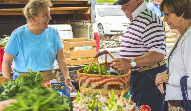 People at the St. Michaels farmers market.